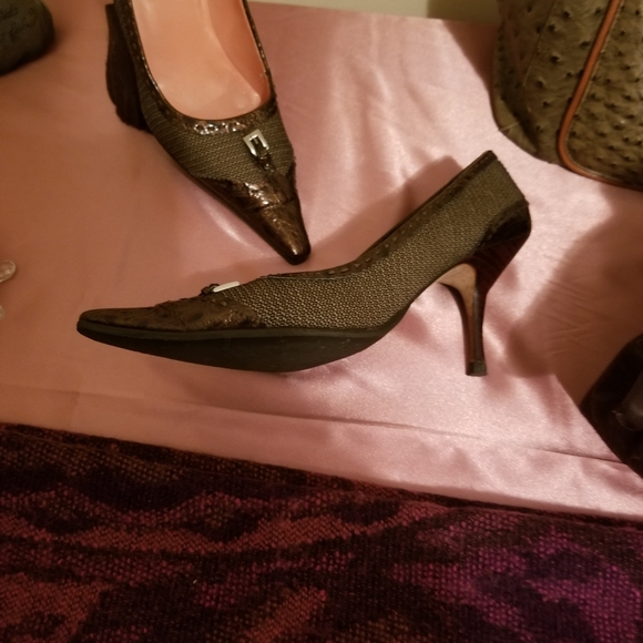 Joan and David Brown Two-toned Slides, Size 7M - Picture 4 of 6